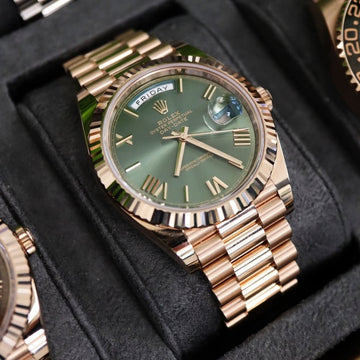 Branded Date Watch (King Ko*Li Using it )